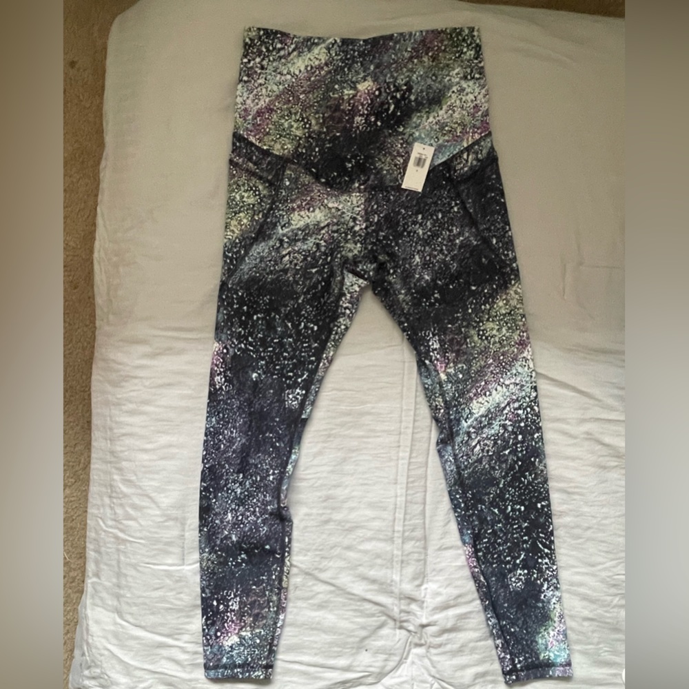 NWT Maternity Old Navy 7/8- length full panel leggings
